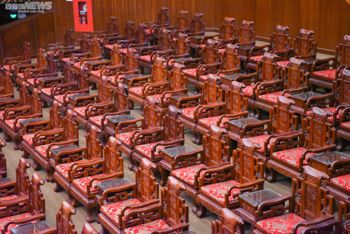 Bên trong khán phòng nhà hát có 341 ghế Đồng Kỵ gây tranh cãi ở Bắc Ninh - 2