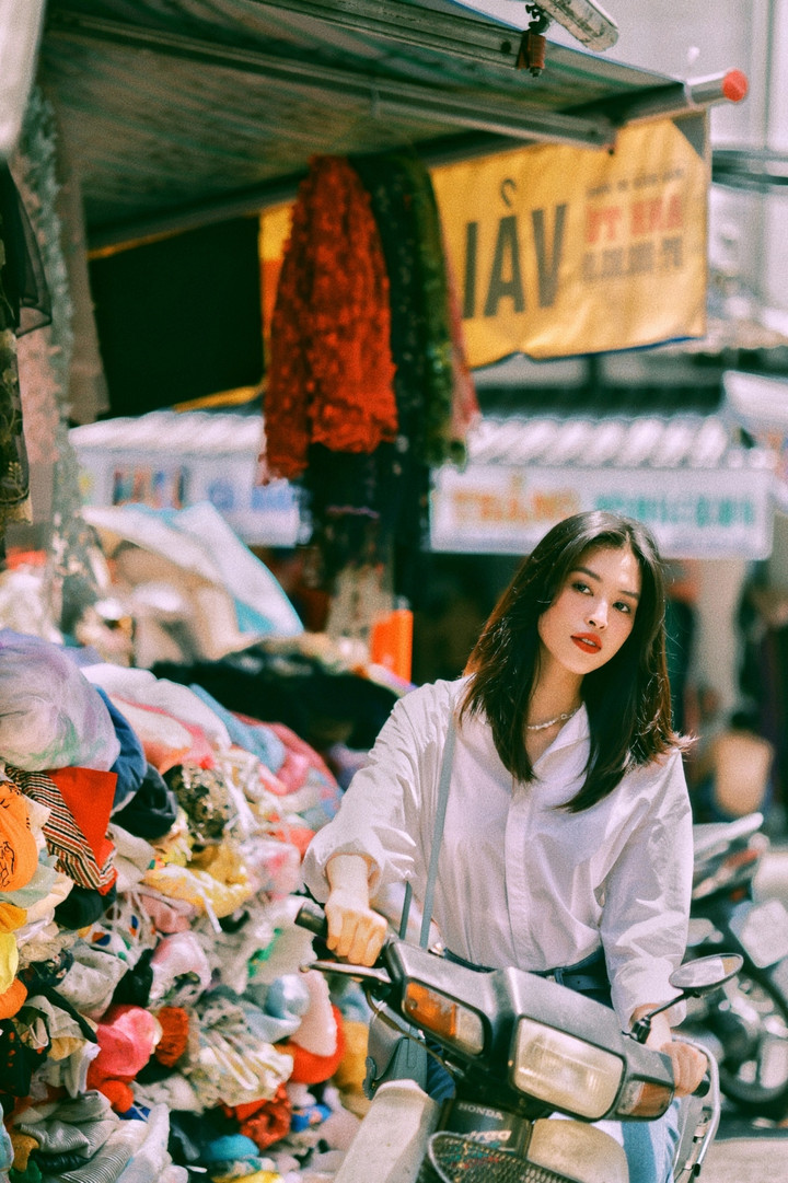 'Mỹ nhân ngàn năm có một' khoe sắc trong bộ ảnh mang phong cách thập niên 90 - 3