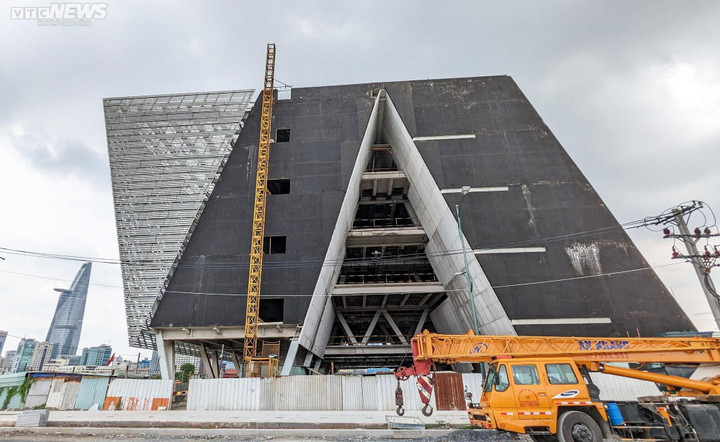 Cận cảnh trung tâm triển lãm 800 tỷ đồng ở TP.HCM xây cả thập kỷ chưa xong - 9