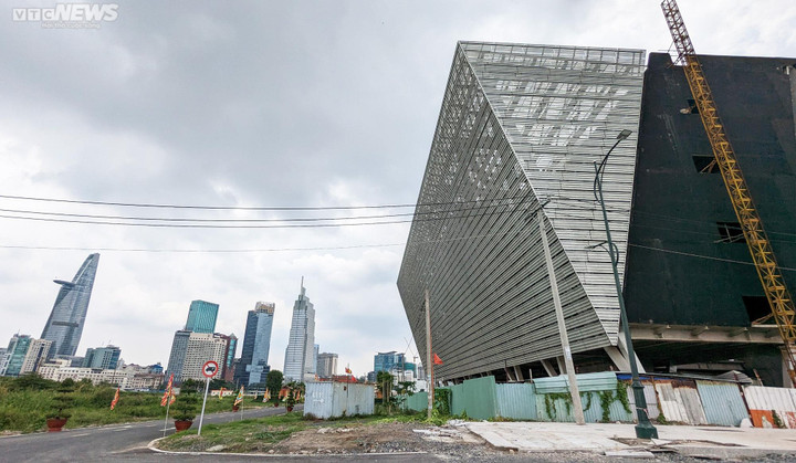 Cận cảnh trung tâm triển lãm 800 tỷ đồng ở TP.HCM xây cả thập kỷ chưa xong - 6