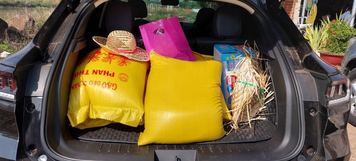 Những hành trình kết nối yêu thương cùng xe điện VinFast - 2