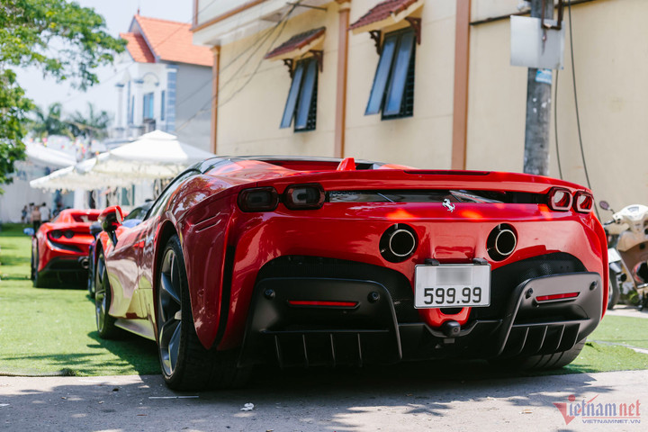 Cận cảnh dàn siêu xe hơn 150 tỷ của đại gia Sài Gòn đi rước dâu tại Hà Nội - 6