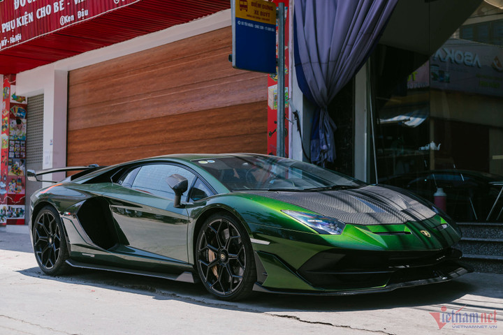 Cận cảnh dàn siêu xe hơn 150 tỷ của đại gia Sài Gòn đi rước dâu tại Hà Nội - 7