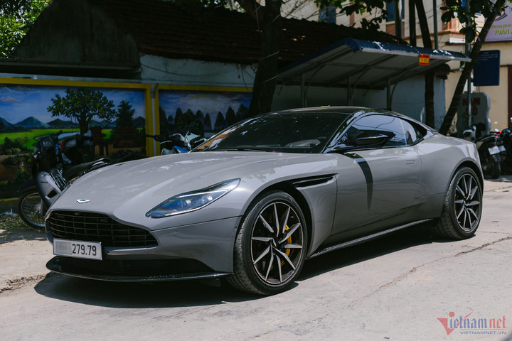 Cận cảnh dàn siêu xe hơn 150 tỷ của đại gia Sài Gòn đi rước dâu tại Hà Nội - 9