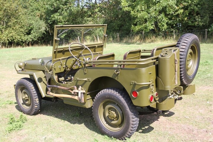 Chiếc xe Jeep của tướng Eisenhower từng được rao bán với giá 150.000 bảng Anh - 1