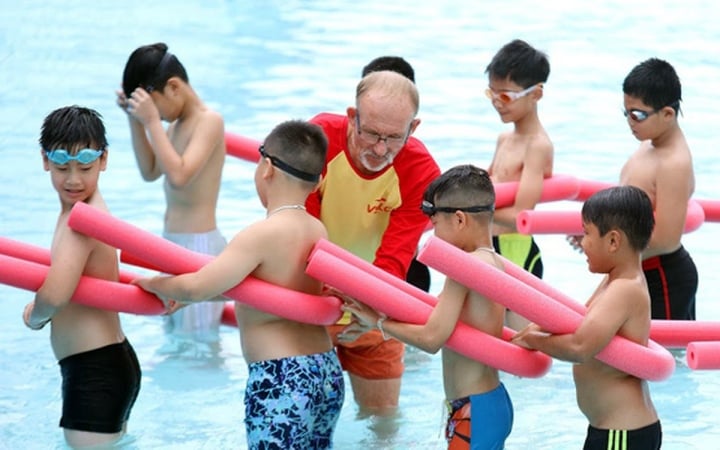 Những nguyên tắc an toàn khi cho trẻ đi bơi phụ huynh không nên bỏ qua - 2