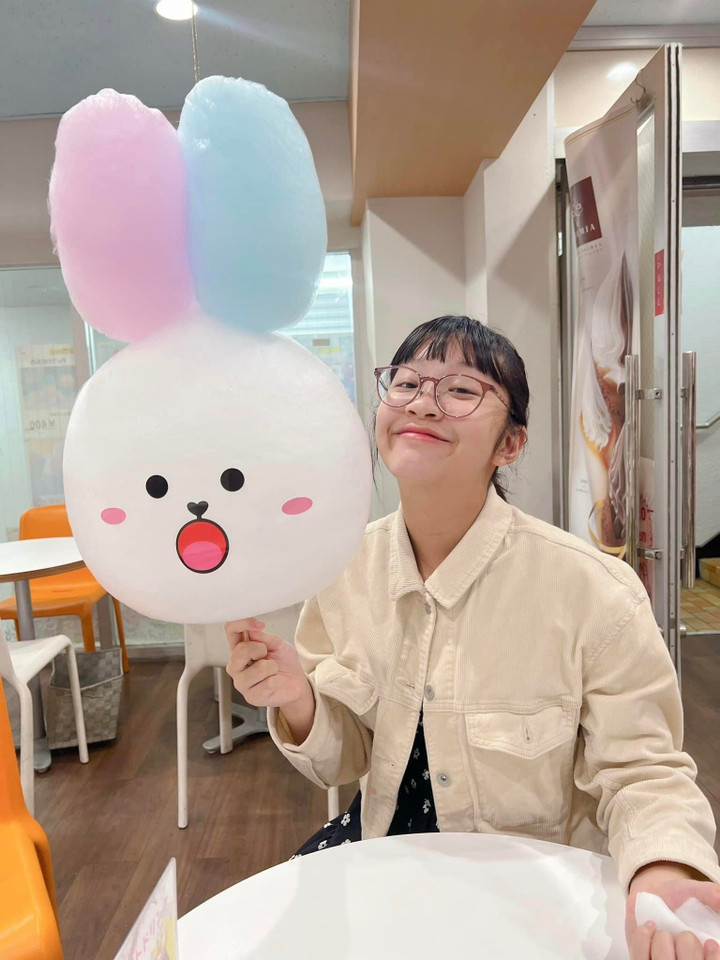 Con gái MC Diệp Chi: 12 tuổi 'trổ mã' xinh xắn, sở hữu chiều cao vượt trội - 7