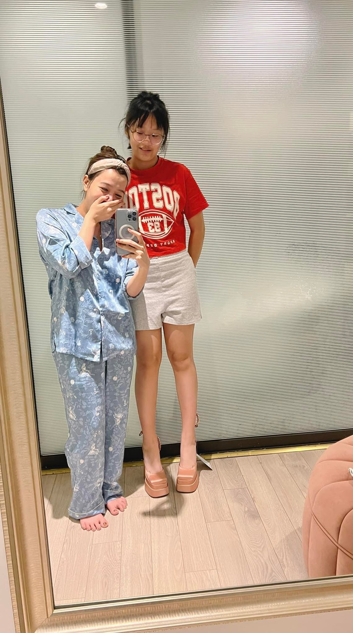 Con gái MC Diệp Chi: 12 tuổi 'trổ mã' xinh xắn, sở hữu chiều cao vượt trội - 6