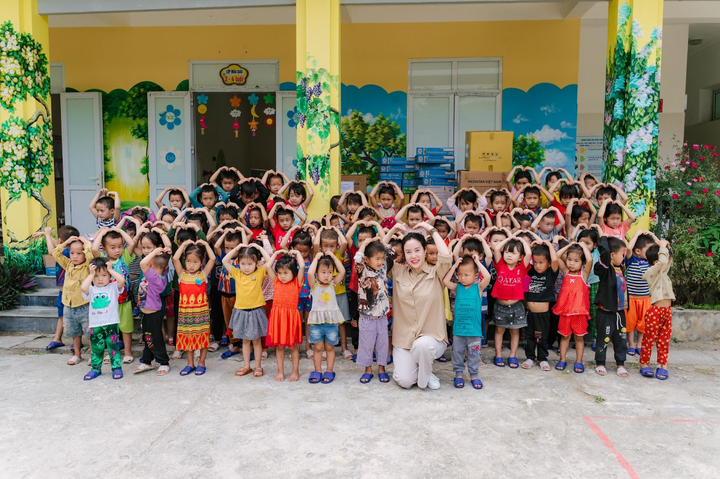 Hathor Group trao hơn 3.000 phần quà cho trẻ em Hà Giang - 2