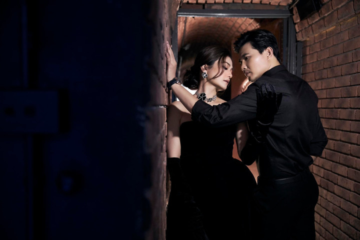 Vợ chồng anh cả 'Gia đình mình vui bất thình lình' khoe nhan sắc đỉnh cao - 6