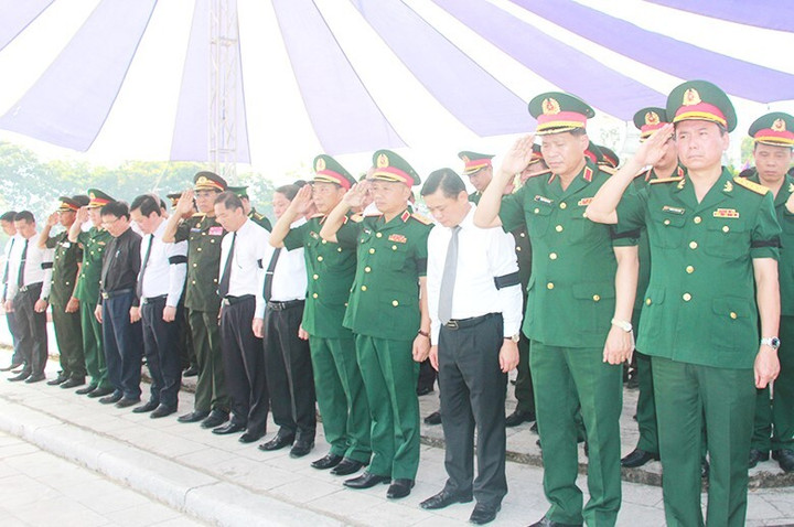 Nghệ An đón 96 hài cốt liệt sĩ, chuyên gia hy sinh ở Lào về với đất mẹ - 3