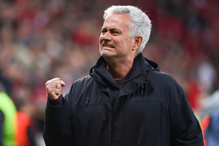 Mourinho đưa AS Roma vào chung kết Europa League - 1
