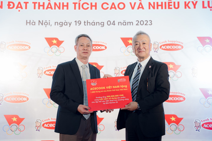 Acecook Việt Nam thưởng nóng cho vận động viên giành huy chương vàng SEA Games - 1
