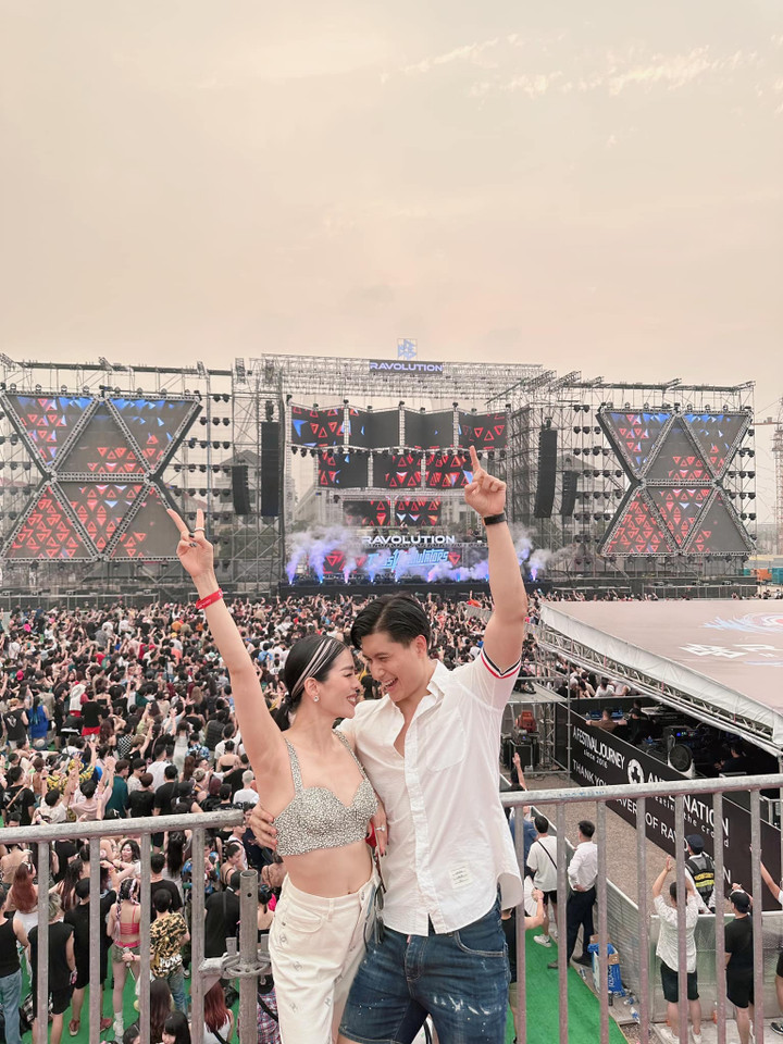 Sao Việt 22/5: Nhã Phương xinh đẹp đón tuổi mới, Lý Hùng đi làm nông dân - 8