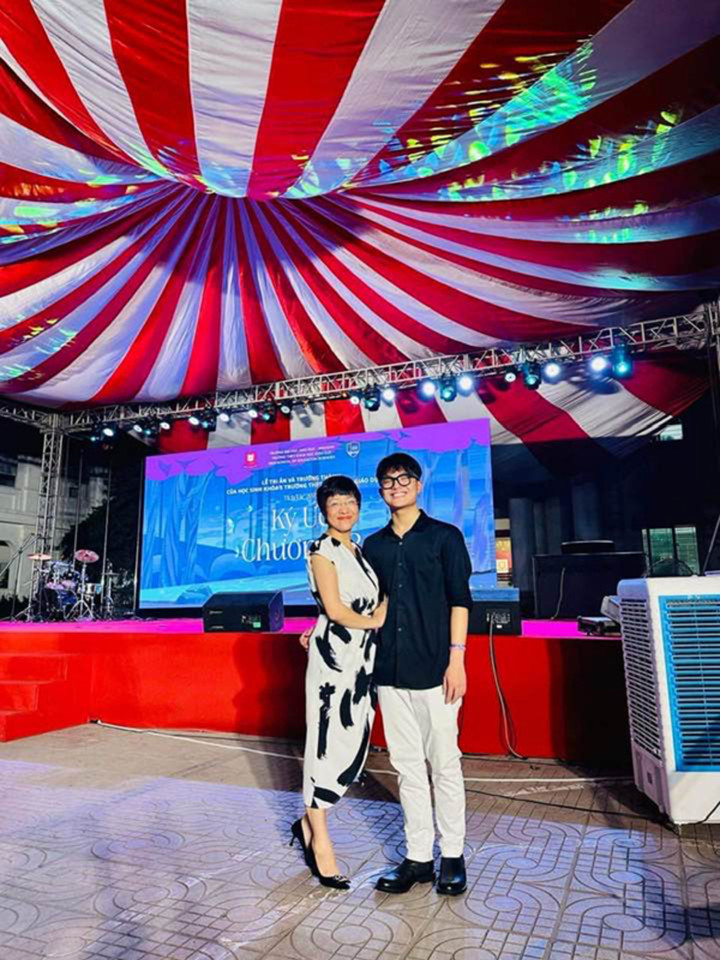 Con trai Thảo Vân - Công Lý: 'Nam thần' tuổi 18 ấm áp và hiếu thảo - 5