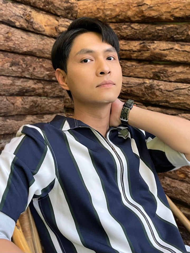 Điền 'Cuộc đời vẫn đẹp sao' bên ngoài lịch lãm, điển trai khác hẳn trên phim - 4