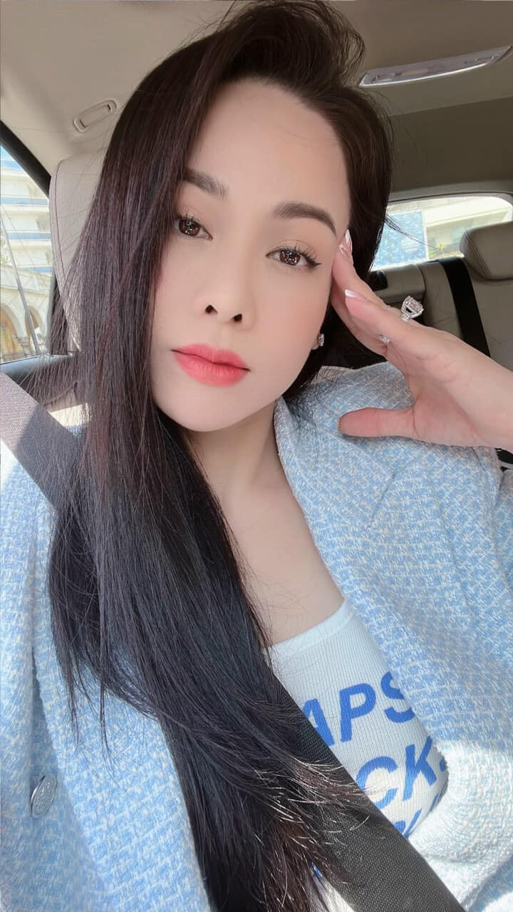 Sao Việt 23/5: Vợ chồng Mạnh Trường tình tứ trên biển, Chí Trung muốn 'Nam tiến' - 10