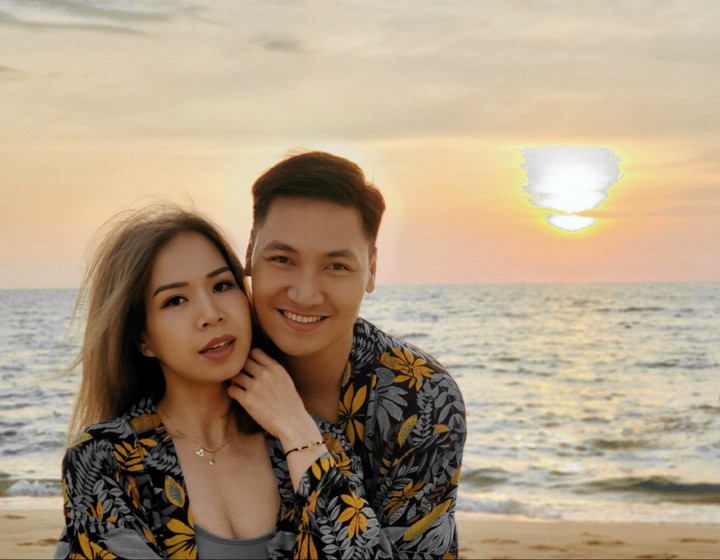 Sao Việt 23/5: Vợ chồng Mạnh Trường tình tứ trên biển, Chí Trung muốn 'Nam tiến' - 2