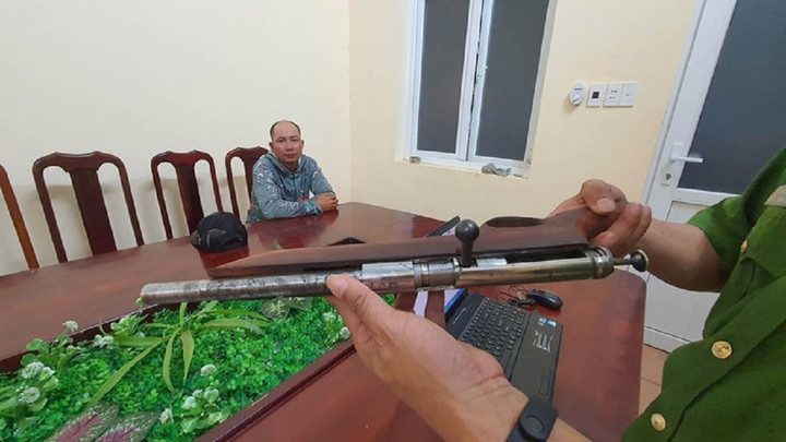 Lời khai của đối tượng dùng súng bắn chết người vì nghi vợ ngoại tình - 1