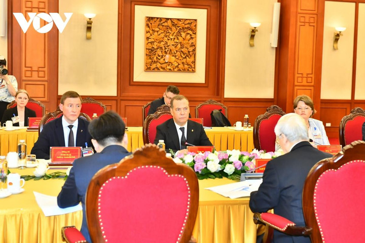 Tổng Bí thư hội đàm với Chủ tịch Đảng Nước Nga Thống nhất Dmitry Medvedev - 6