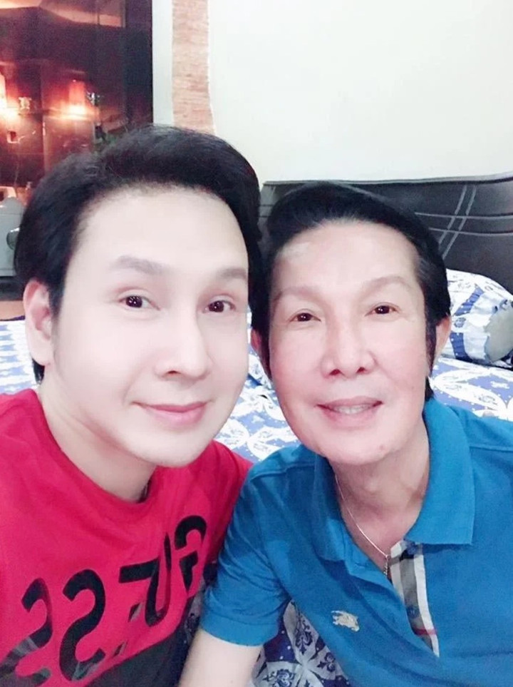 Vũ Luân bật khóc trên truyền hình khi nhớ về lời căn dặn của ba nuôi Vũ Linh - 2