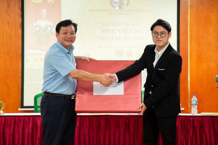 Nam sinh ĐH Kinh tế Quốc dân học giỏi, tài năng xứng đáng là 'con nhà người ta' - 3