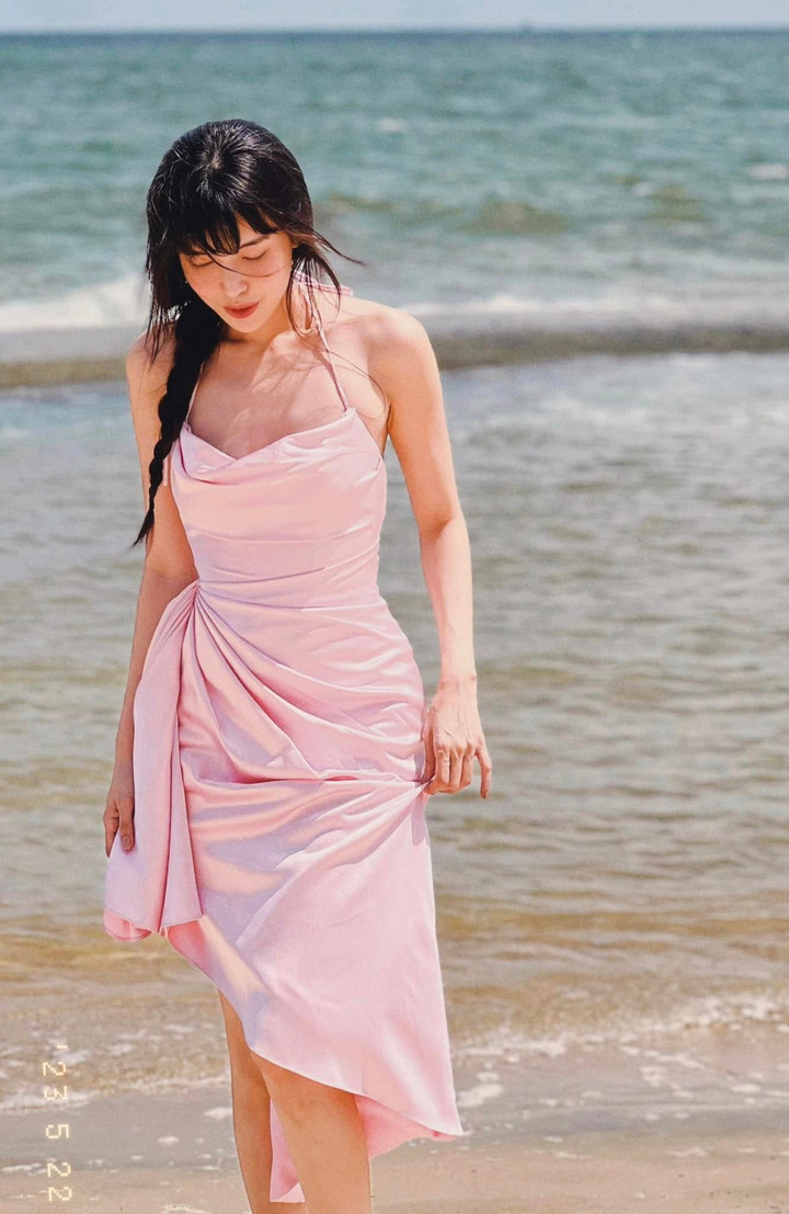 Sao Việt 24/5: Mâu Thuỷ gợi cảm sau 3 tháng sinh, Ngô Thanh Vân tự nhận bụi đời - 5