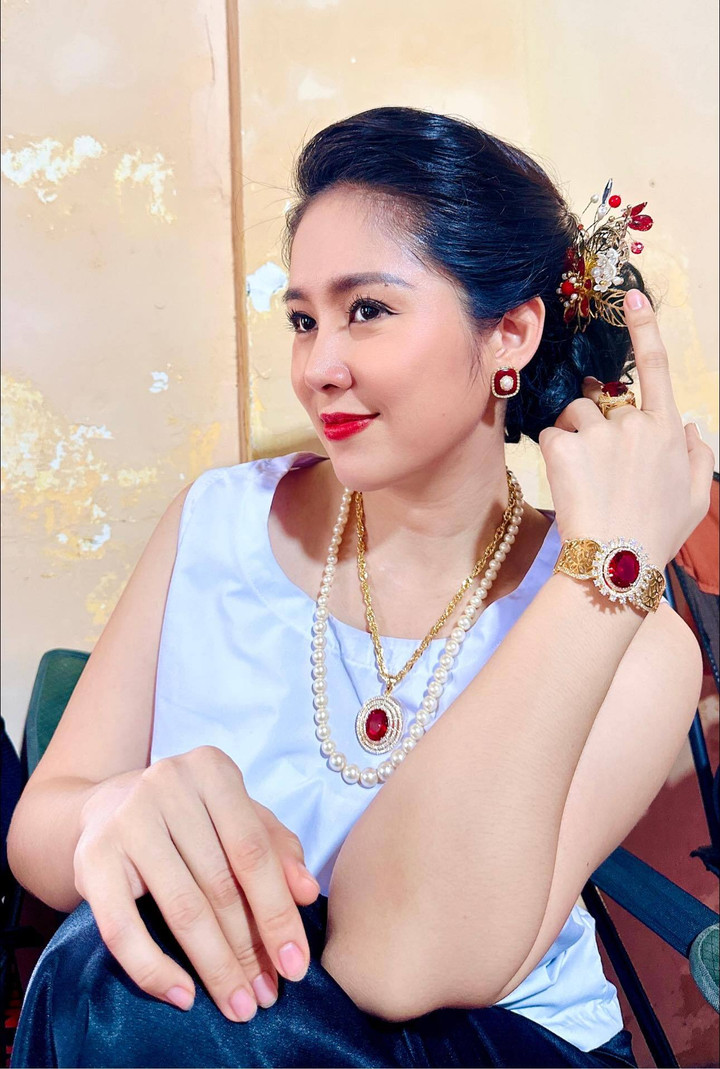 Sao Việt 24/5: Mâu Thuỷ gợi cảm sau 3 tháng sinh, Ngô Thanh Vân tự nhận bụi đời - 7