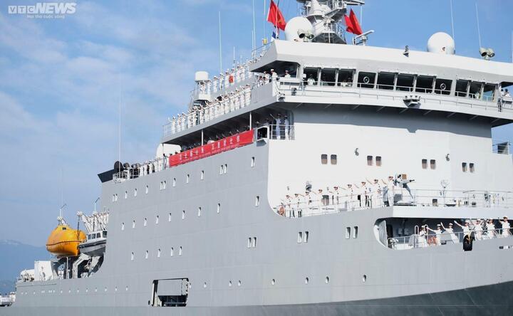 Tàu huấn luyện của Hải quân Trung Quốc thăm Đà Nẵng - 2