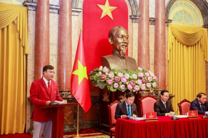 Nguyễn Thị Oanh nhận Huân chương lao động hạng Nhì - 7