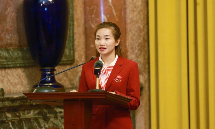 Nguyễn Thị Oanh nhận Huân chương lao động hạng Nhì - 4