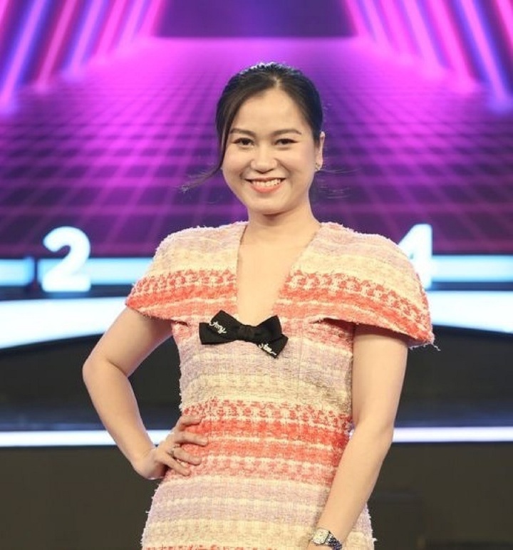 Nhan sắc ngày càng lạ của Lâm Vỹ Dạ - 4