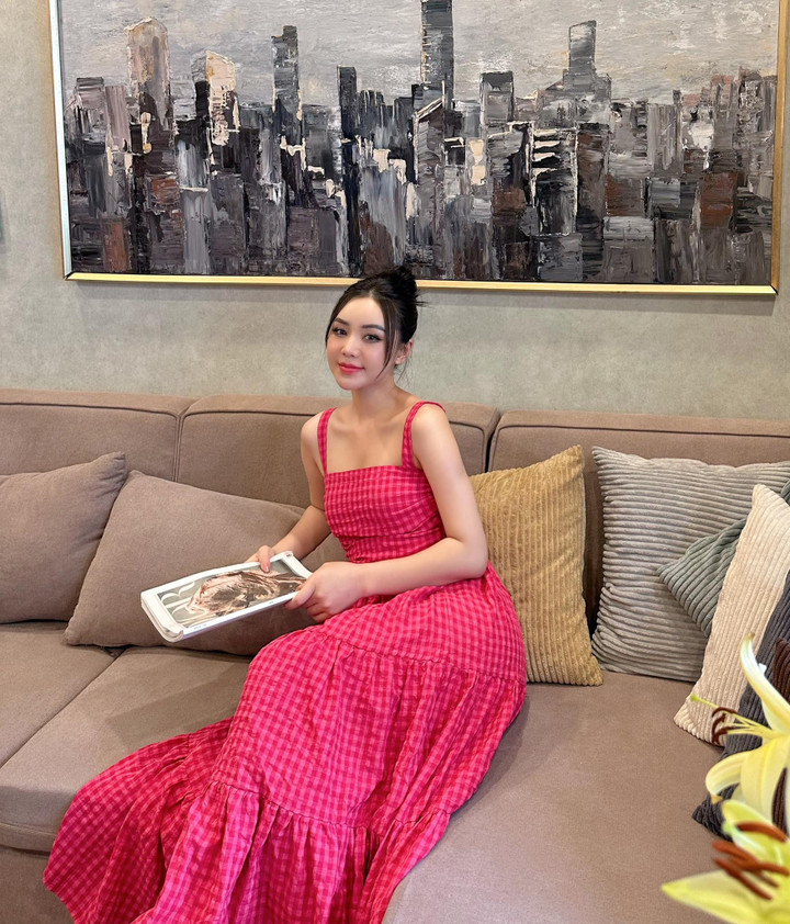 Sao Việt 25/5: Siu Black trẻ trung với tóc ngắn, Việt Hương khoe ảnh năm 17 tuổi - 8