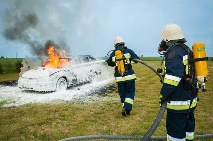 Lý do khiến ô tô gặp hỏa hoạn, lái xe nên biết để phòng tránh - 2