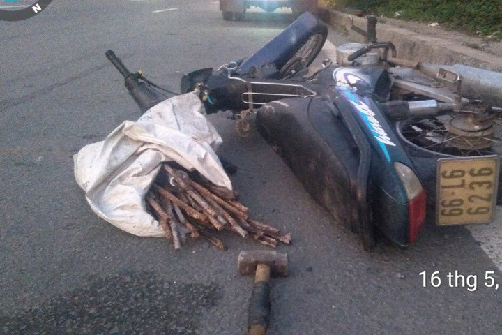 Hơn 200 tấm đan mương thoát nước hầm chui cửa ngõ TP.HCM bị đập phá - 3