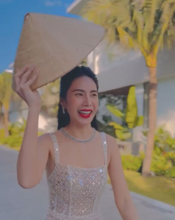 Thuỷ Tiên mất món đồ từng coi 'như báu vật' khi đi từ thiện - 1