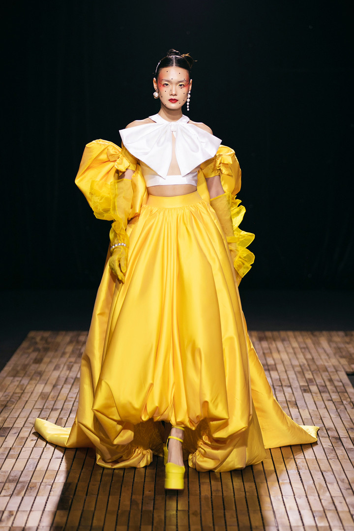 NTK Hà Linh Thư gây ấn tượng với BST lấy cảm hứng từ nghệ thuật Chèo - 4