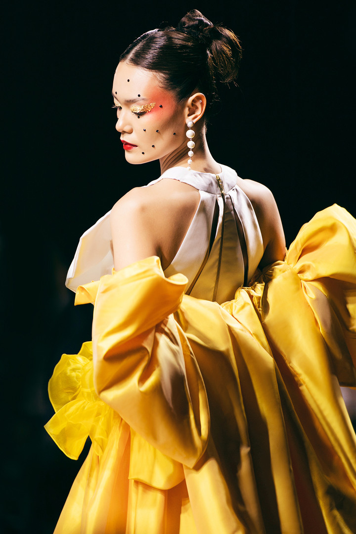 NTK Hà Linh Thư gây ấn tượng với BST lấy cảm hứng từ nghệ thuật Chèo - 5