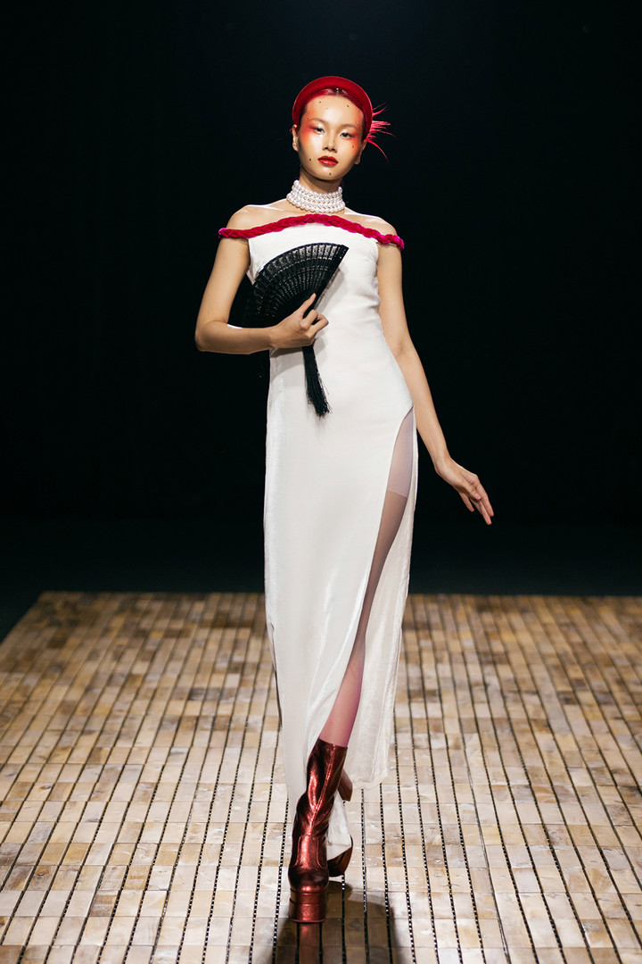 NTK Hà Linh Thư gây ấn tượng với BST lấy cảm hứng từ nghệ thuật Chèo - 10