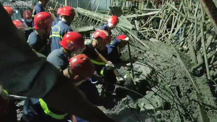 Hiện trường vụ sập giàn giáo khiến 5 người thương vong ở Đà Nẵng - 4