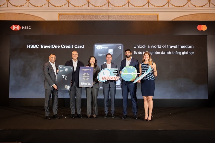 Ra mắt thẻ tín dụng du lịch HSBC TravelOne - 1