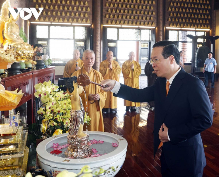 Chủ tịch nước chúc mừng Đại lễ Phật đản tại TP.HCM - 3