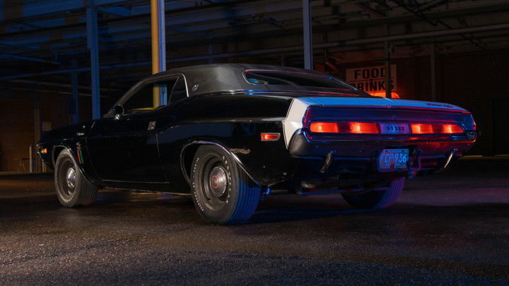 Huyền thoại Dodge Challenger 'Black Ghost' có giá hơn 1 triệu USD - 4