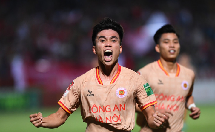 Trực tiếp bóng đá CLB Công an Hà Nội 2-1 SLNA: Jhon Cley ghi bàn - 2