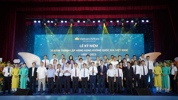 Vietnam Airlines với hành trình 30 năm vươn tầm khu vực và thế giới - 1