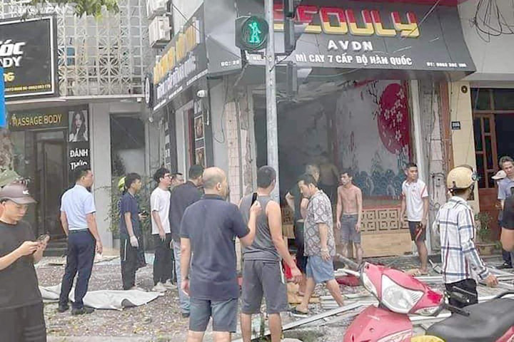 Nổ lớn tại quán lẩu ở Hải Dương, 2 người bị thương, cửa kính vỡ tung - 1
