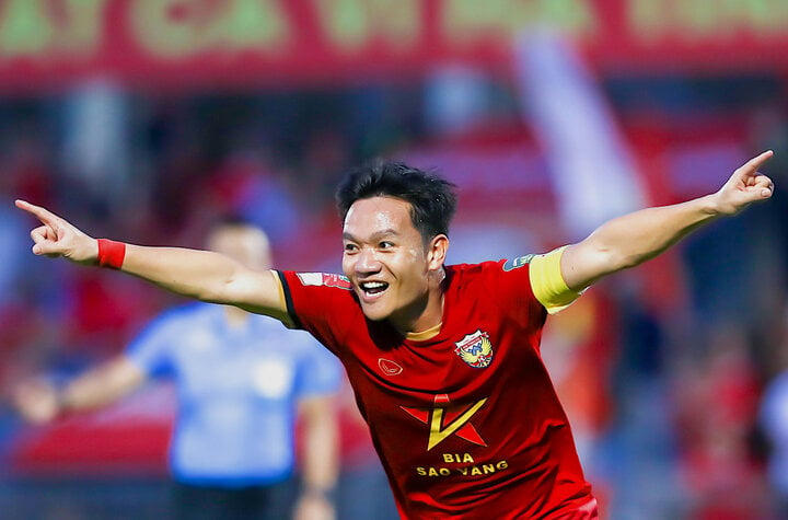 Cầu thủ Đinh Thanh Trung trong màu áo Hồng Lĩnh Hà Tĩnh. (Ảnh: VPF)