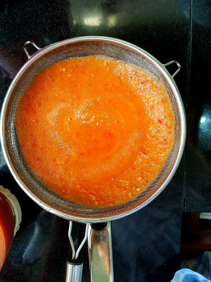 Cô giáo 9x bật mí công thức làm tương ớt siêu ngon tại nhà - 6