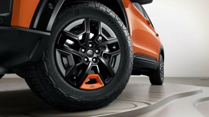 Ford Explorer phiên bản địa hình chính thức ra mắt vào ngày mai 29/5 - 6