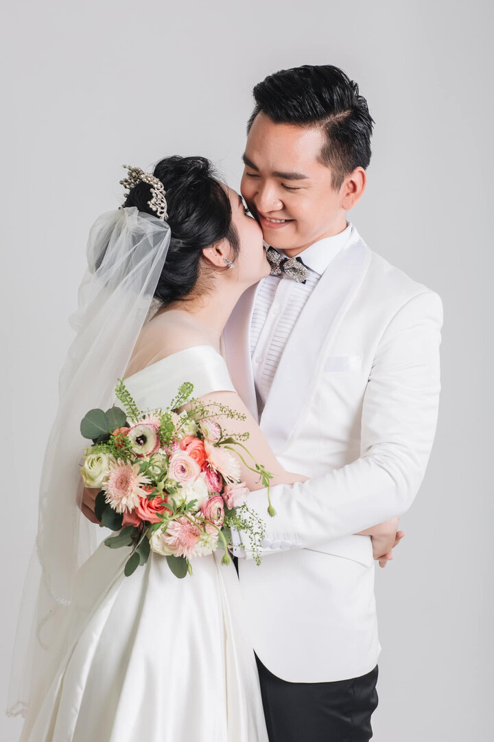 Vượt qua cửa tử, MC Hạnh Phúc VTV viên mãn bên vợ con - 6